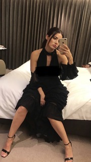 Irem Sak feet photo thumbnail