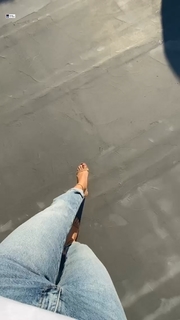 Irem Sak feet photo thumbnail