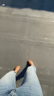 Irem Sak feet photo thumbnail