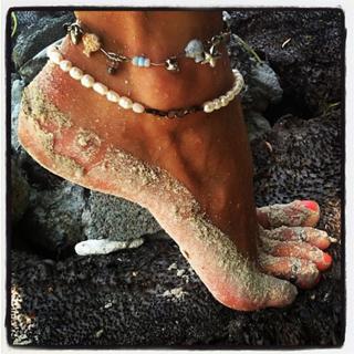 Irena Ponaroshku feet photo thumbnail