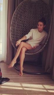 Irena Ponaroshku feet photo thumbnail