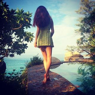 Irena Ponaroshku feet photo thumbnail