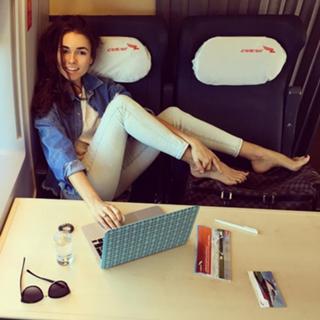 Irena Ponaroshku feet photo thumbnail
