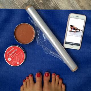 Irena Ponaroshku feet photo thumbnail