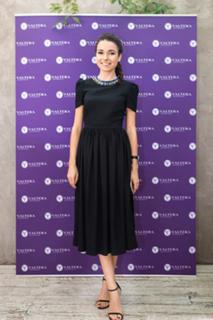 Irena Ponaroshku feet photo thumbnail