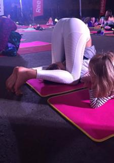 Irena Ponaroshku feet photo thumbnail