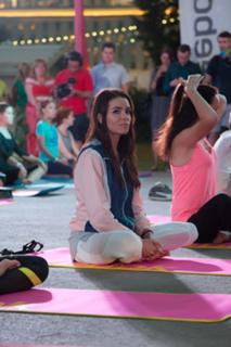 Irena Ponaroshku feet photo thumbnail