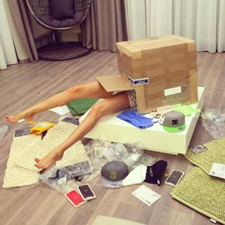 Irena Ponaroshku feet photo thumbnail