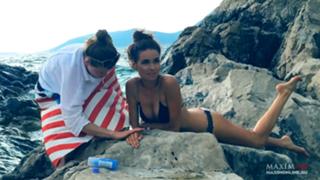 Irena Ponaroshku feet photo thumbnail