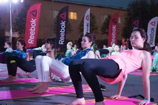 Irena Ponaroshku feet photo thumbnail