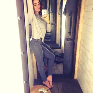 Irena Ponaroshku feet photo thumbnail