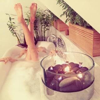 Irena Ponaroshku feet photo thumbnail