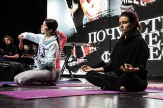 Irena Ponaroshku feet photo thumbnail