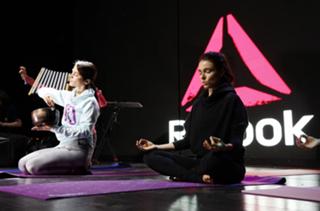 Irena Ponaroshku feet photo thumbnail