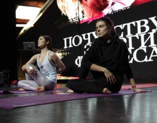 Irena Ponaroshku feet photo thumbnail