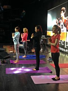 Irena Ponaroshku feet photo thumbnail