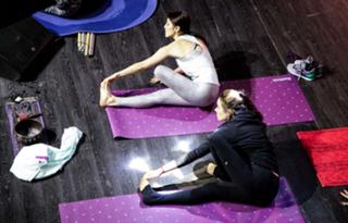 Irena Ponaroshku feet photo thumbnail