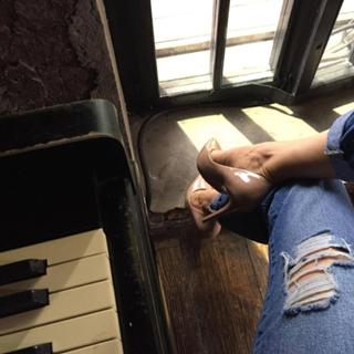 Irena Ponaroshku feet photo thumbnail