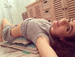 Irena Ponaroshku feet photo thumbnail