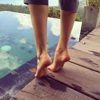 Irena Ponaroshku feet photo thumbnail