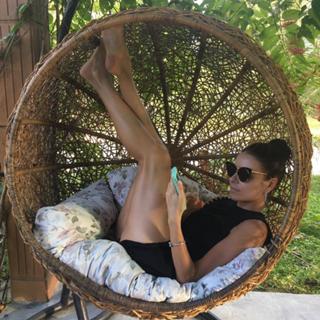 Irena Ponaroshku feet photo thumbnail