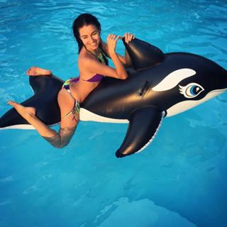 Irena Ponaroshku feet photo thumbnail