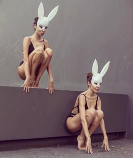 Irena Ponaroshku feet photo thumbnail