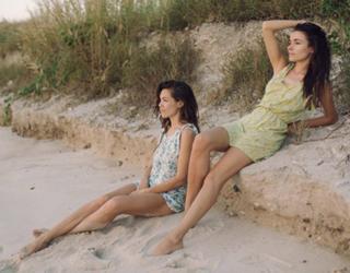 Irena Ponaroshku feet photo thumbnail