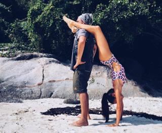 Irena Ponaroshku feet photo thumbnail