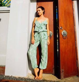 Irena Ponaroshku feet photo thumbnail