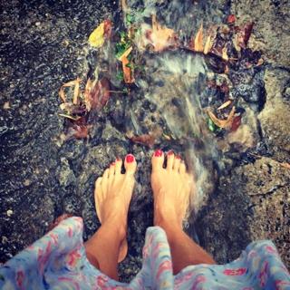 Irena Ponaroshku feet photo thumbnail