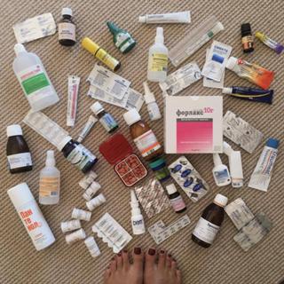 Irena Ponaroshku feet photo thumbnail