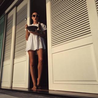 Irena Ponaroshku feet photo thumbnail