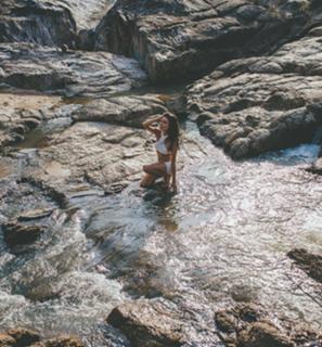 Irena Ponaroshku feet photo thumbnail