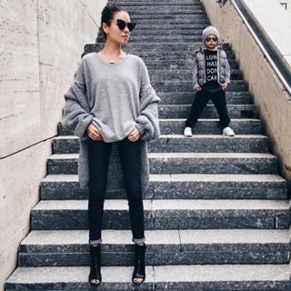 Irena Ponaroshku feet photo thumbnail