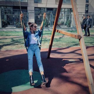 Irena Ponaroshku feet photo thumbnail