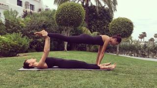 Irena Ponaroshku feet photo thumbnail