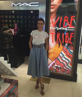 Irena Ponaroshku feet photo thumbnail