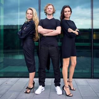 Irena Ponaroshku feet photo thumbnail