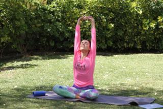 Irena Ponaroshku feet photo thumbnail