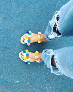 Irena Ponaroshku feet photo thumbnail