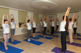 Irena Ponaroshku feet photo thumbnail