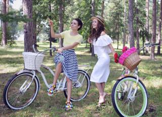 Irena Ponaroshku feet photo thumbnail