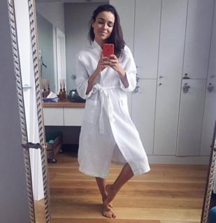 Irena Ponaroshku feet photo thumbnail
