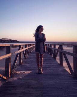 Irena Ponaroshku feet photo thumbnail