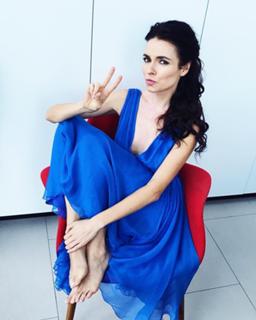 Irena Ponaroshku feet photo thumbnail