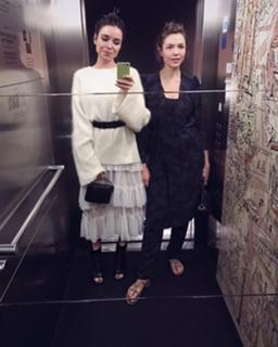 Irena Ponaroshku feet photo thumbnail