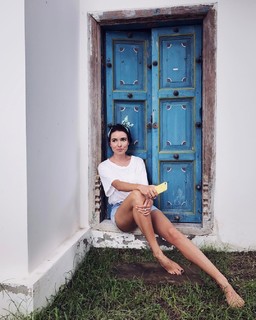 Irena Ponaroshku feet photo thumbnail