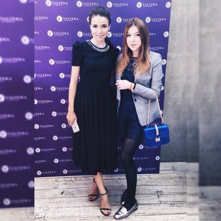 Irena Ponaroshku feet photo thumbnail