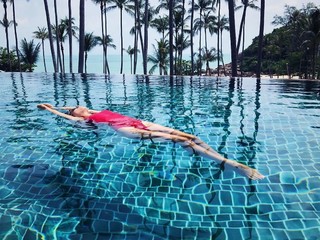 Irena Ponaroshku feet photo thumbnail